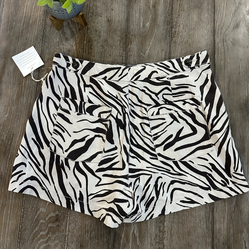 Cynthia Rowley Zebra Print Women's Shorts - Picture 8 of 14